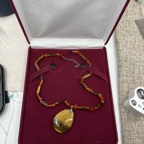 Vintage Adjustable Tiger's Eye Necklace with Sterling Silver Chain - Picture 6 of 16